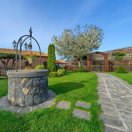 Etna Quota Mille Boutique Hotel, Typical Sicilian Food & Wine Landsted