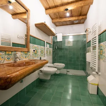 Etna Quota Mille Boutique Hotel, Typical Sicilian Food & Wine Landsted *