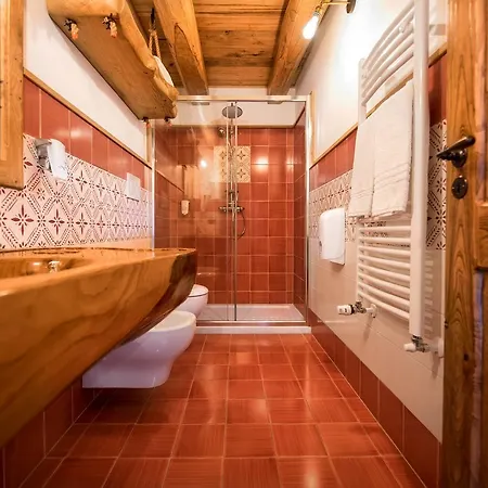 Etna Quota Mille Boutique Hotel, Typical Sicilian Food & Wine *